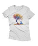Camiseta Manga Curta Feminina Menina Meditando Arvore Colorida