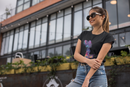 Camiseta Manga Curta Feminina Meditação Perfil Tintas
