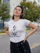 Camiseta Manga Curta Feminina Meditando Traçado Lápis