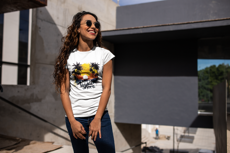 Camiseta Manga Curta Feminina Por do Sol na Praia - North Shore