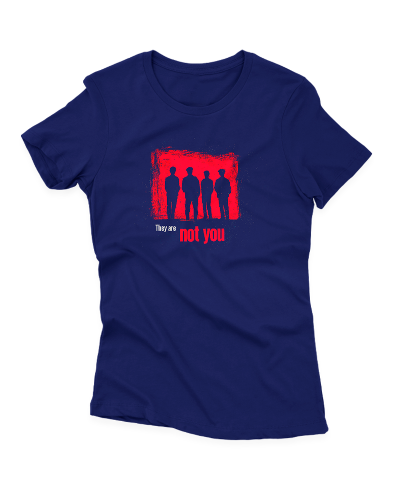 Camiseta Manga Curta Feminina Frase They are not You