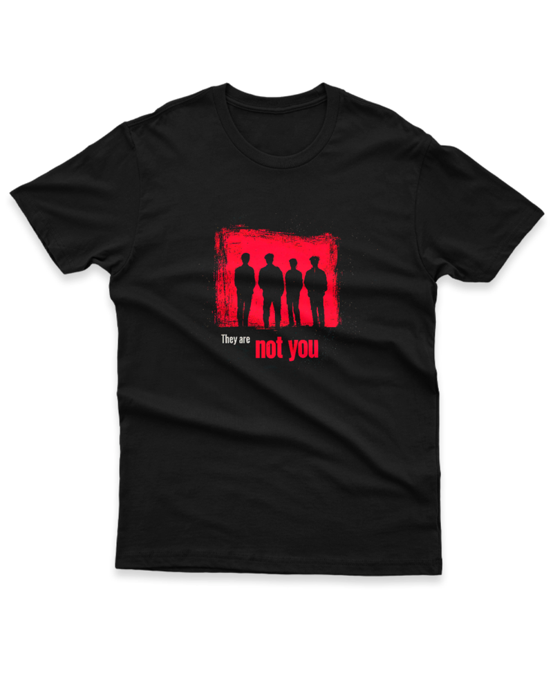 Camiseta Manga Curta Unisex Frase They are not You